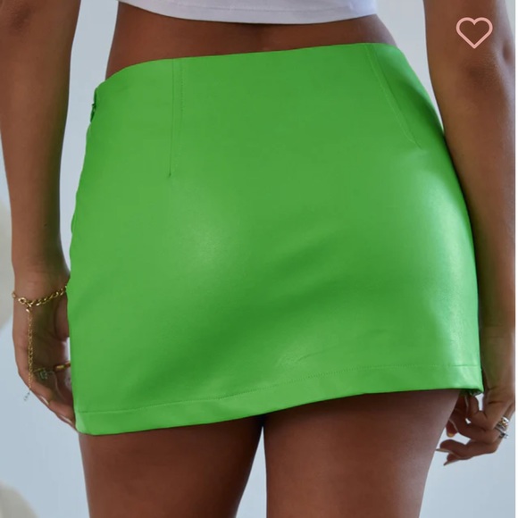Neon mini skirt with pockets faux leather miss Lola - Picture 2 of 2